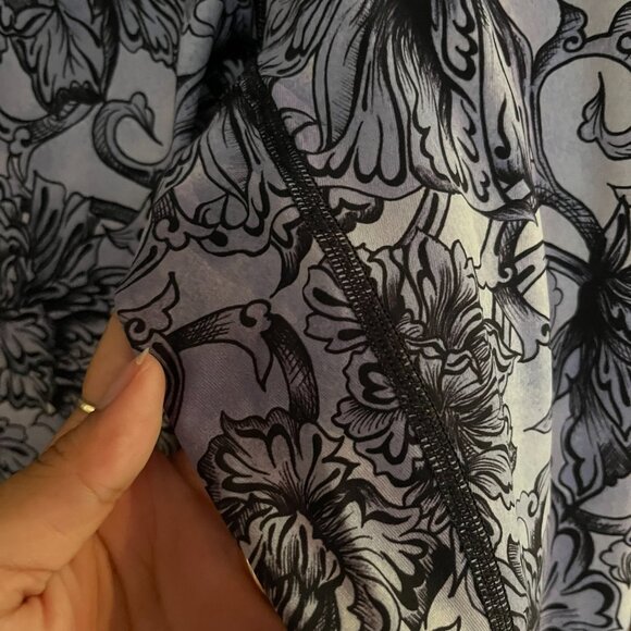 Lululemon Size 4 Floral Leggings - Picture 2 of 3